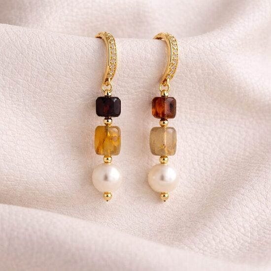 Dabīgo akmeņu auskari "Tauriņa zelts"